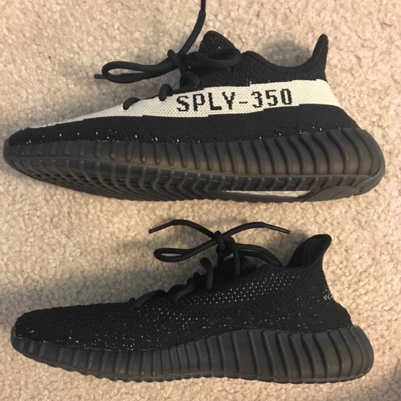 Adidas Yeezy Boost 350 V2 Oreo Size 8 main image 4